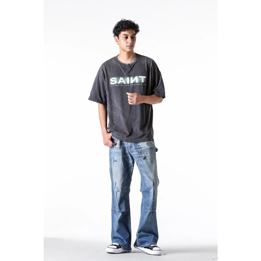 SAINT MXXXXXX SAINT SS TEE/BLK Green SAINT BOX LOGO short sleeves Washed black S-XL Look for cylindrical fabrics without side seams. Don’t buy open ones anymore. It’s boring. Assute garments are dyed. The whole piece is sprayed with horse-hair spray. Then spray it again to fade. The collar and cuffs are frayed. Many places are damaged. Authentic grade printing is restored. Accessories are complete. With little angel anti-counterfeiting label.